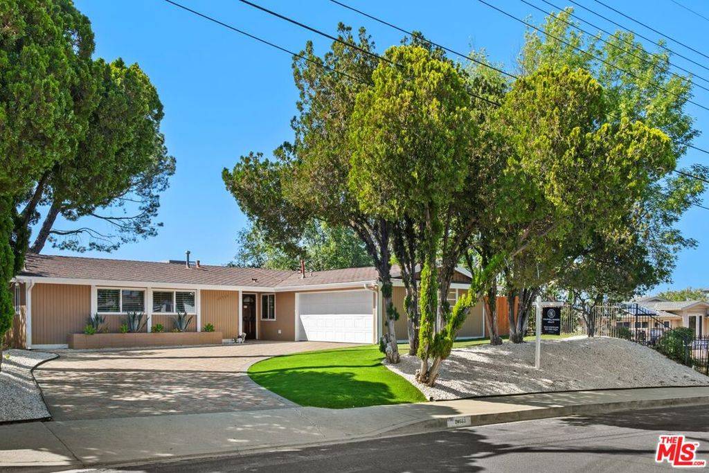 Woodland Hills, CA 91367,20553 Califa ST