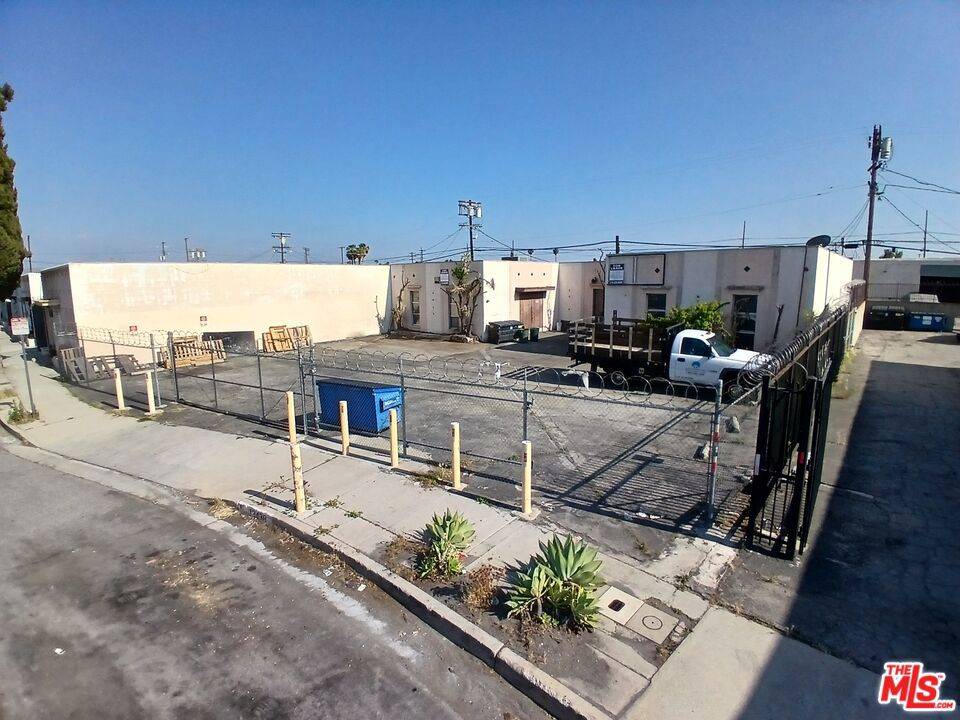 North Hollywood, CA 91605,13438 Wyandotte ST