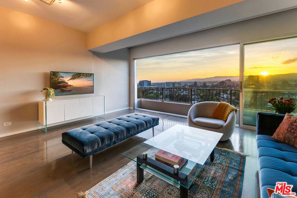 Los Angeles, CA 90024,10501 Wilshire BLVD #1902