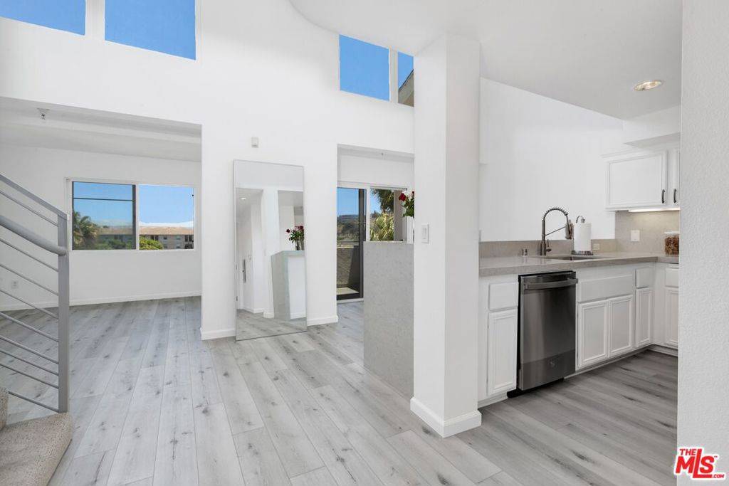 Playa Vista, CA 90094,13200 Pacific #410