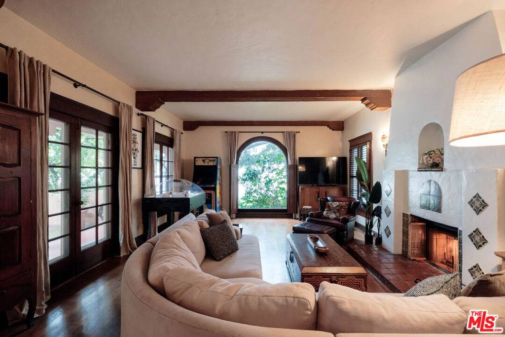 Glendale, CA 91207,1165 N Howard ST