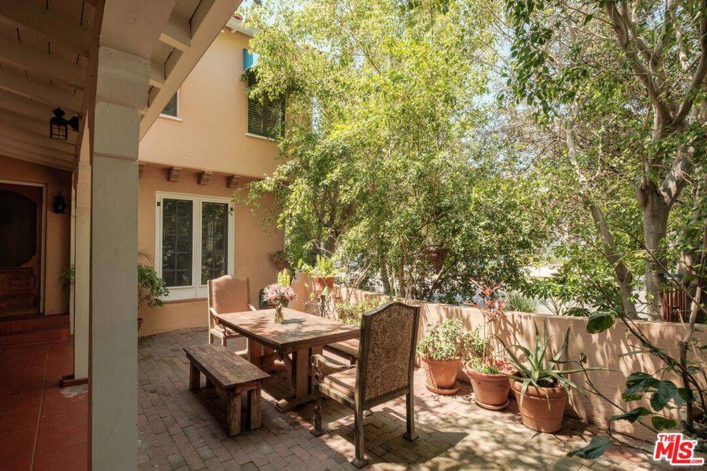 Glendale, CA 91207,1165 N Howard ST