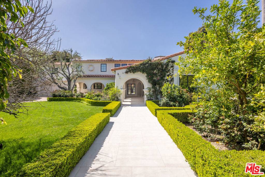 Beverly Hills, CA 90210,1109 TOWER RD