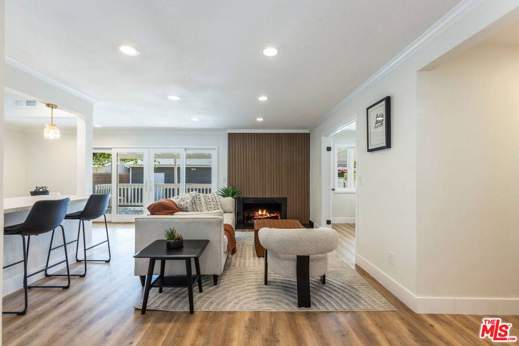 West Hills, CA 91307,6615 Shoup AVE