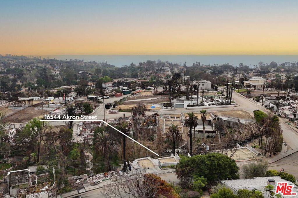 Pacific Palisades, CA 90272,16544 Akron ST