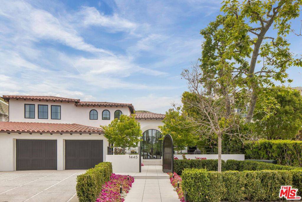 Pacific Palisades, CA 90272,Address not disclosed