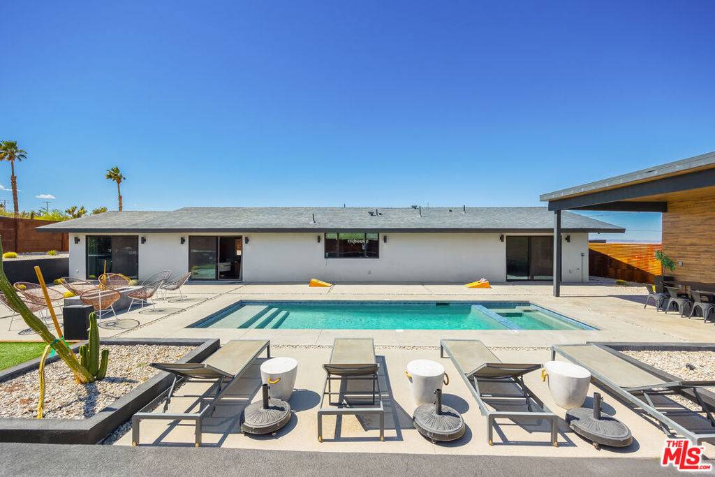 Joshua Tree, CA 92252,7815 Outpost RD