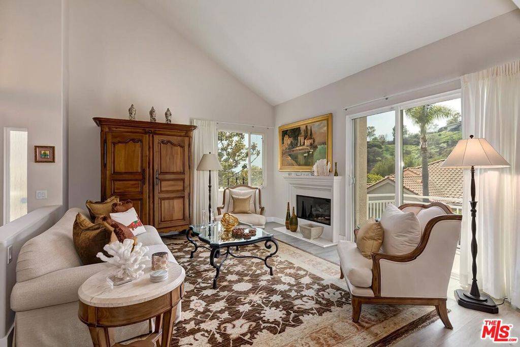 Pacific Palisades, CA 90272,638 Palisades DR