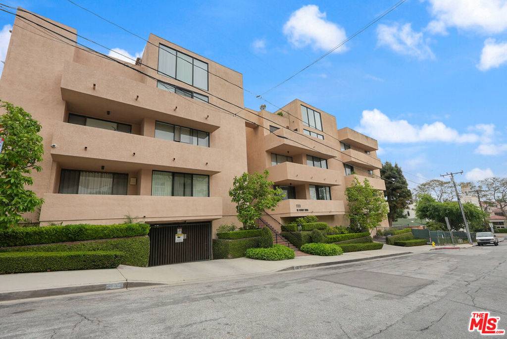 West Hollywood, CA 90069,930 N Wetherly DR #202