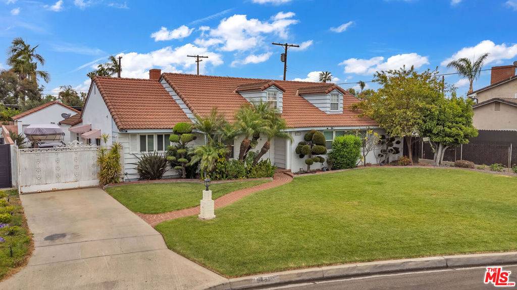 Downey, CA 90240,9433 Dacosta ST