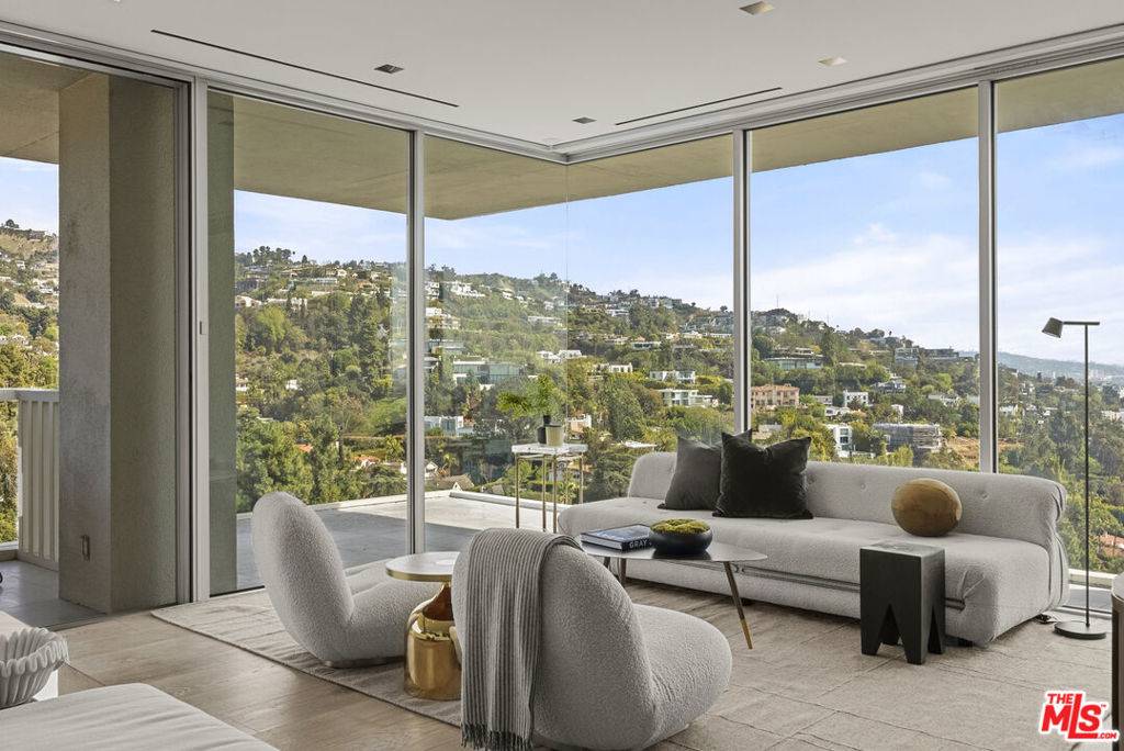 West Hollywood, CA 90069,9255 Doheny RD #1805