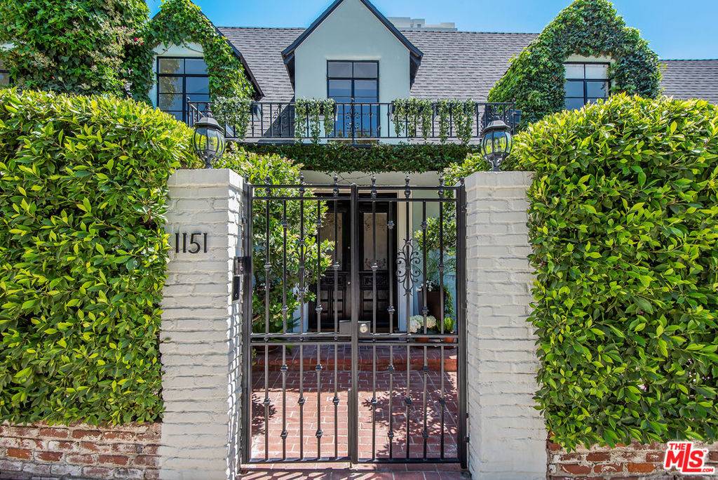 Los Angeles, CA 90069,1151 Sunset Vale AVE