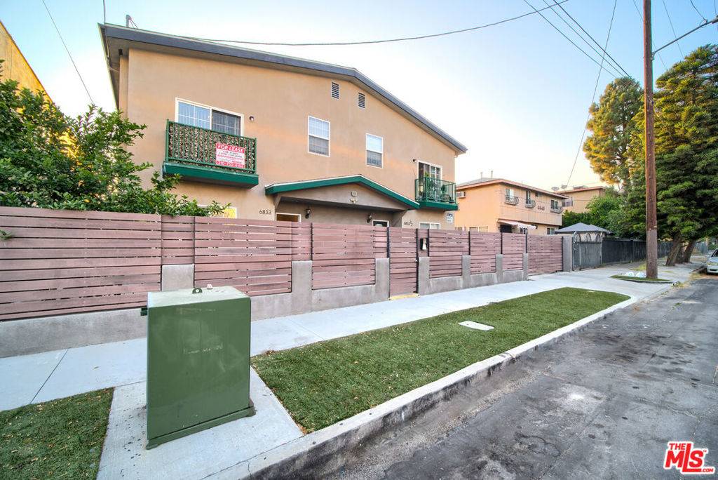 North Hollywood, CA 91605,6831 6831 1/2 Hinds AVE
