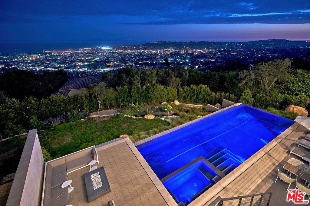 Santa Barbara, CA 93103,945 Arbolado RD