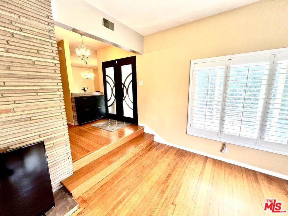 Sherman Oaks, CA 91403,4340 Sepulveda BLVD