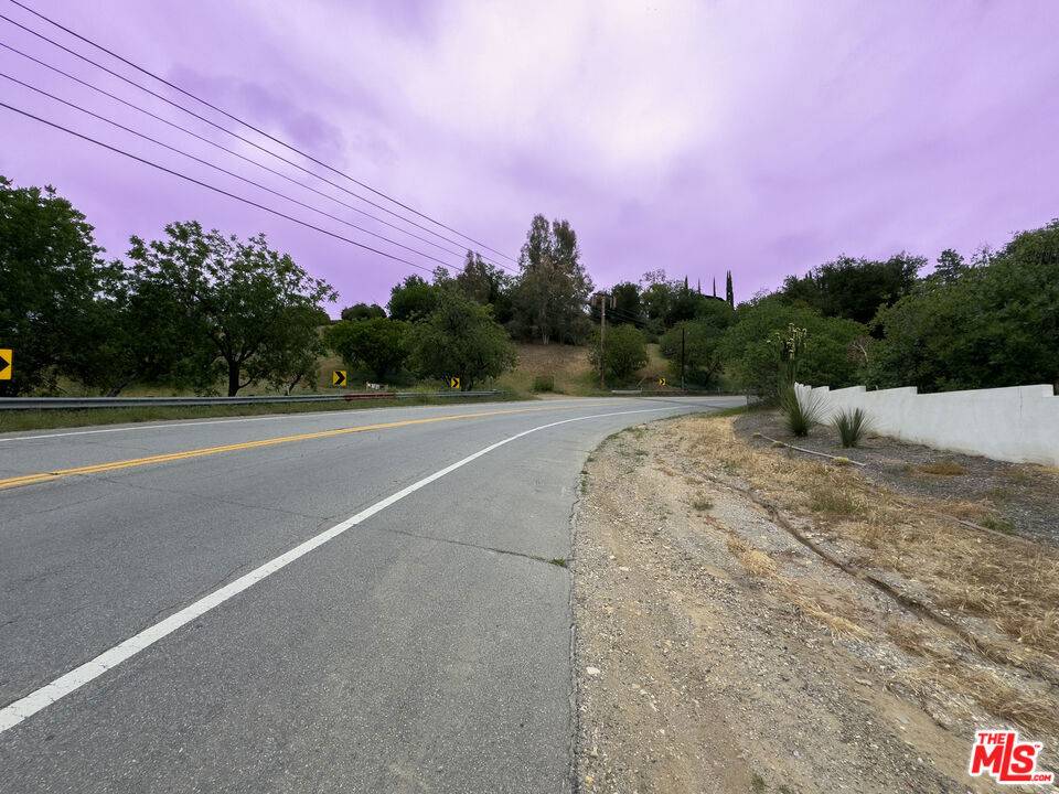 Woodland Hills, CA 91364,1 N Topanga Canyon BLVD
