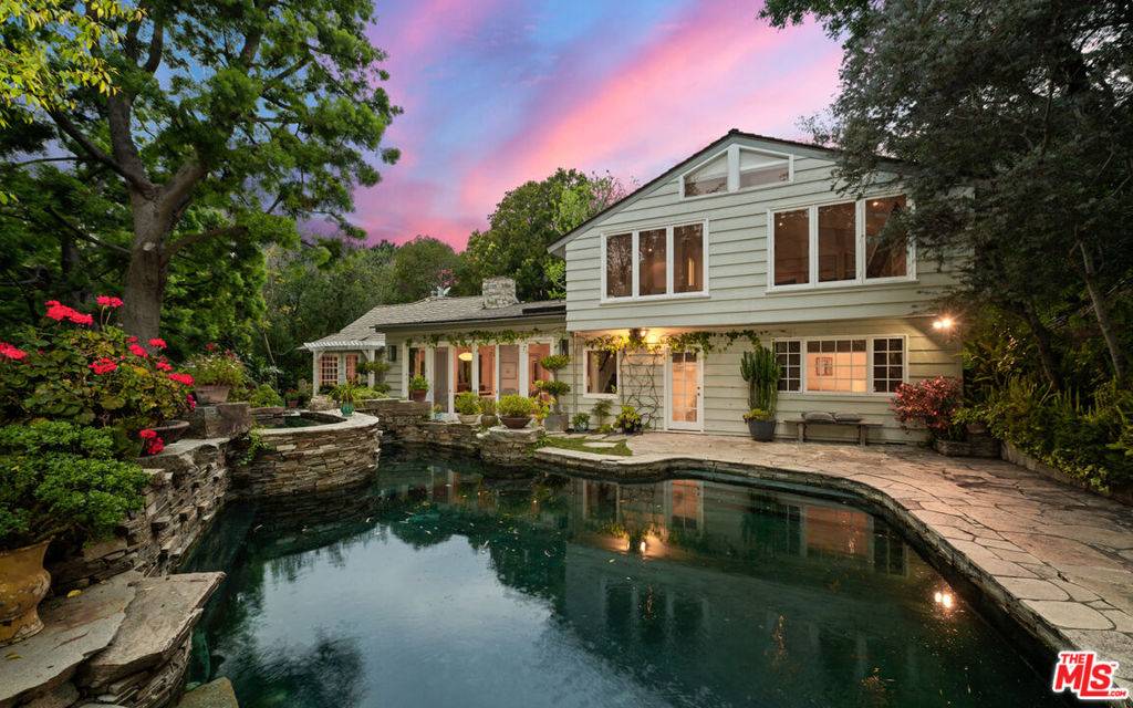 Beverly Hills, CA 90210,2576 Benedict Canyon DR