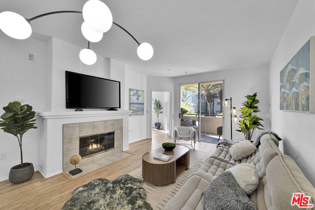 Playa Vista, CA 90094,13075 Pacific #219