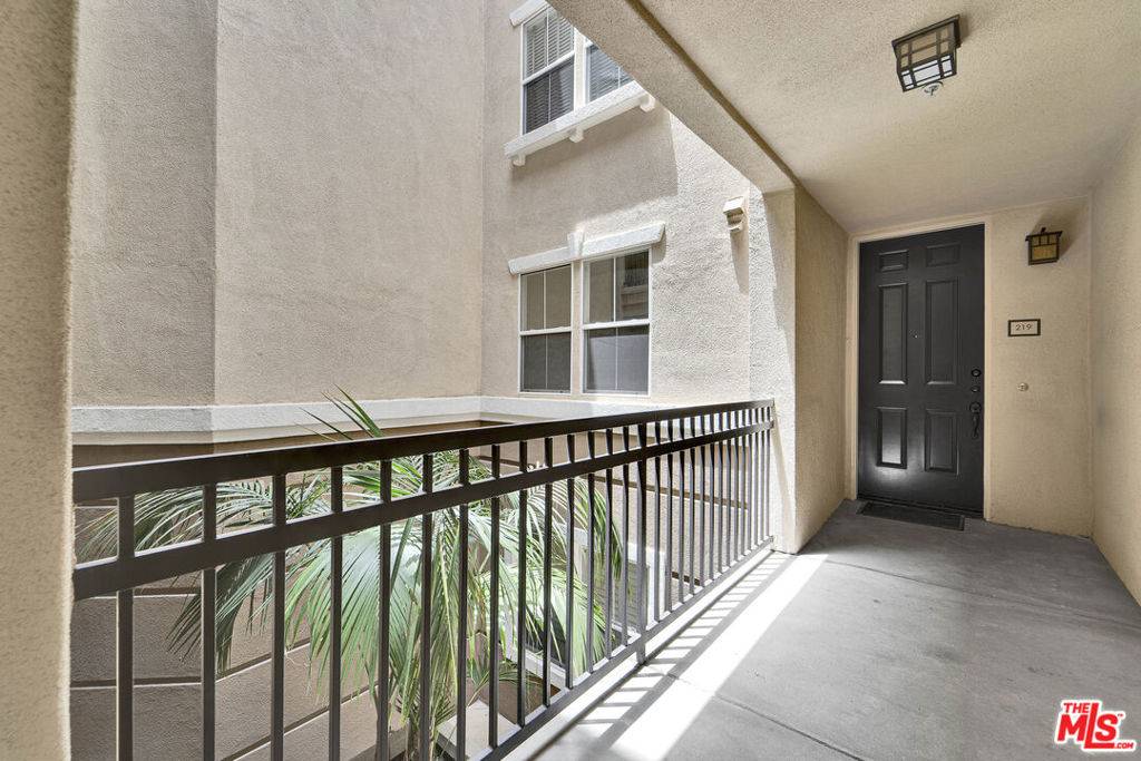 Playa Vista, CA 90094,13075 Pacific #219