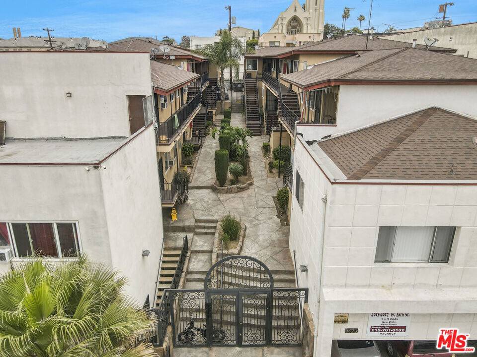 Los Angeles, CA 90018,4023 -4027 W 28th ST