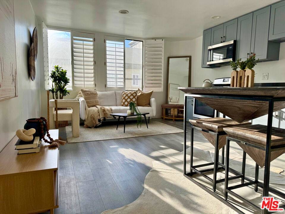 Marina Del Rey, CA 90292,14 Mast ST #3A