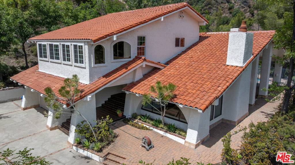 Los Angeles, CA 90049,13033 Sky Valley RD
