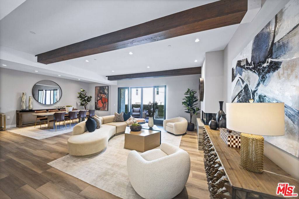 Beverly Hills, CA 90211,160 N La Peer DR #103