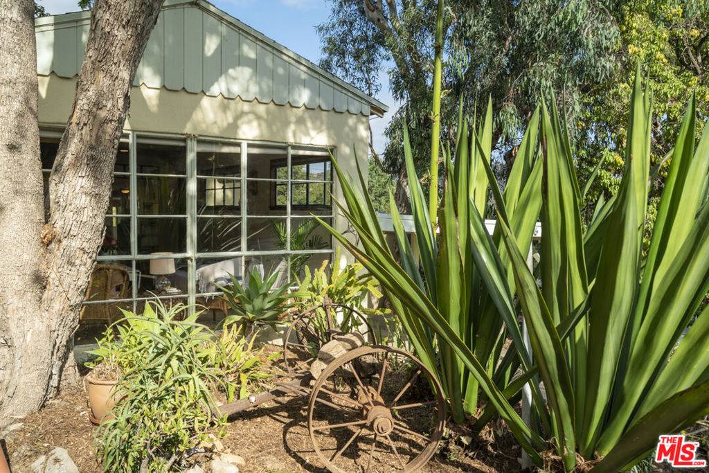 Topanga, CA 90290,816 Basin DR