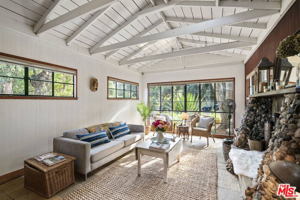 Topanga, CA 90290,816 Basin DR