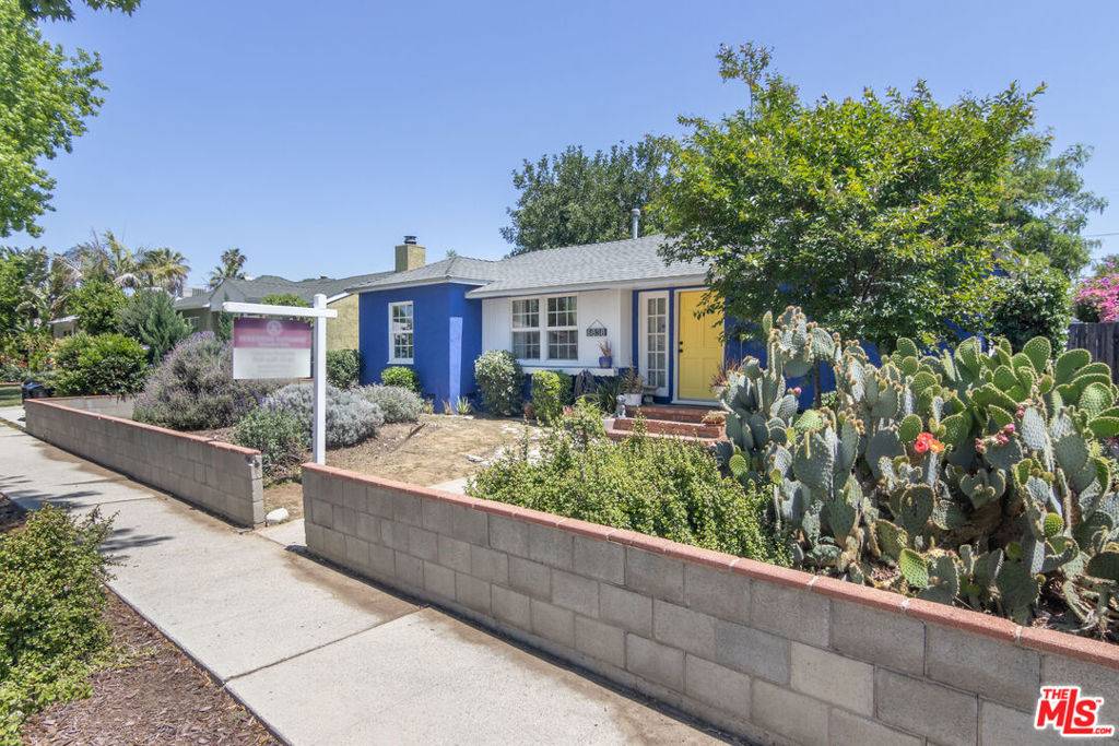 Reseda, CA 91335,6838 Yarmouth AVE
