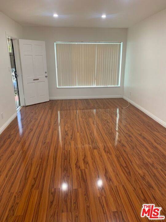 Inglewood, CA 90301,409 E Regent ST #5
