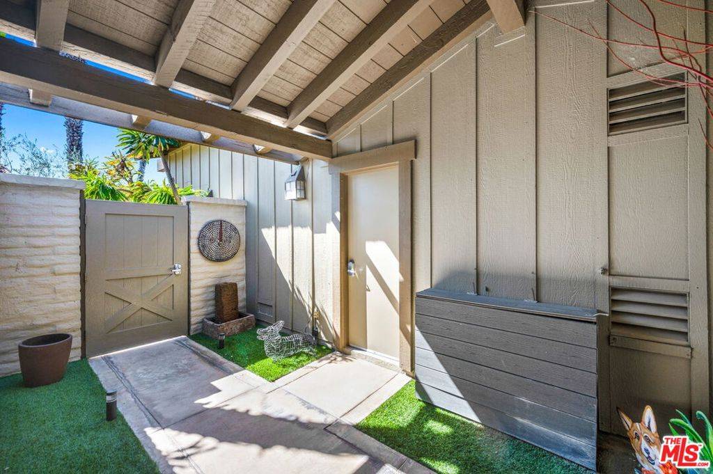 Palm Desert, CA 92211,84 Running Springs DR