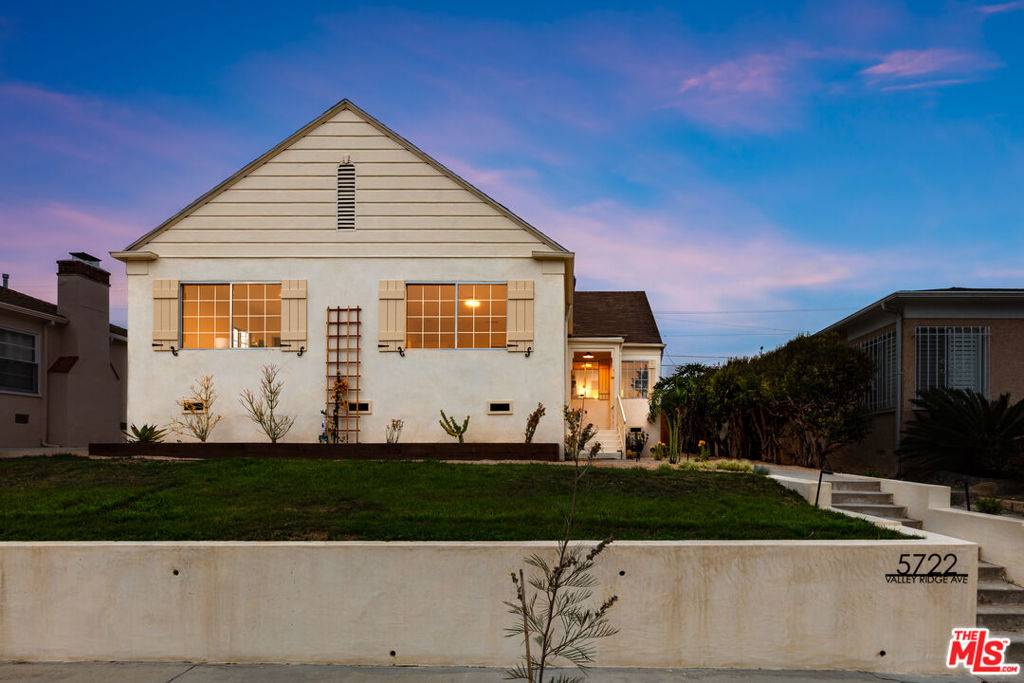 Los Angeles, CA 90043,5722 Valley Ridge AVE