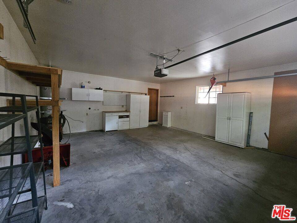 Big Bear, CA 92315,42560 Falcon AVE