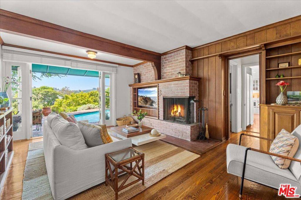 Los Angeles, CA 90068,3314 Wonder View DR