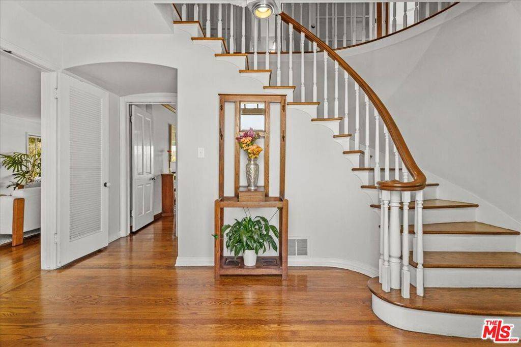 Los Angeles, CA 90068,3314 Wonder View DR