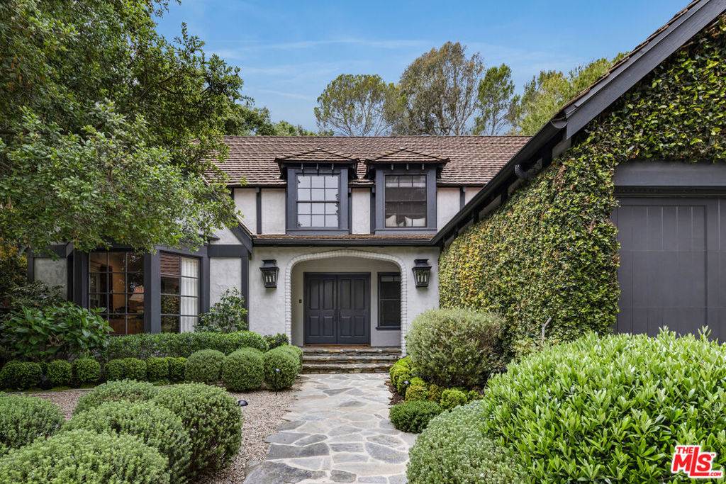 Los Angeles, CA 90049,13176 Boca De Canon LN