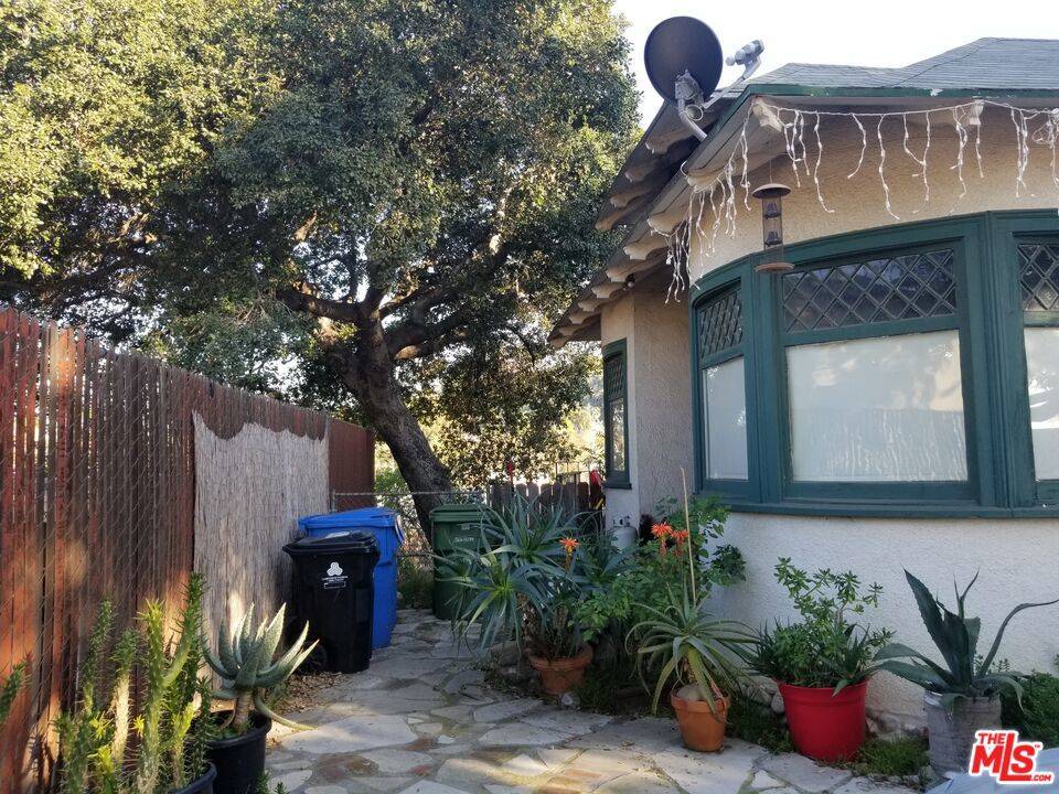Los Angeles, CA 90042,202 Thorne ST