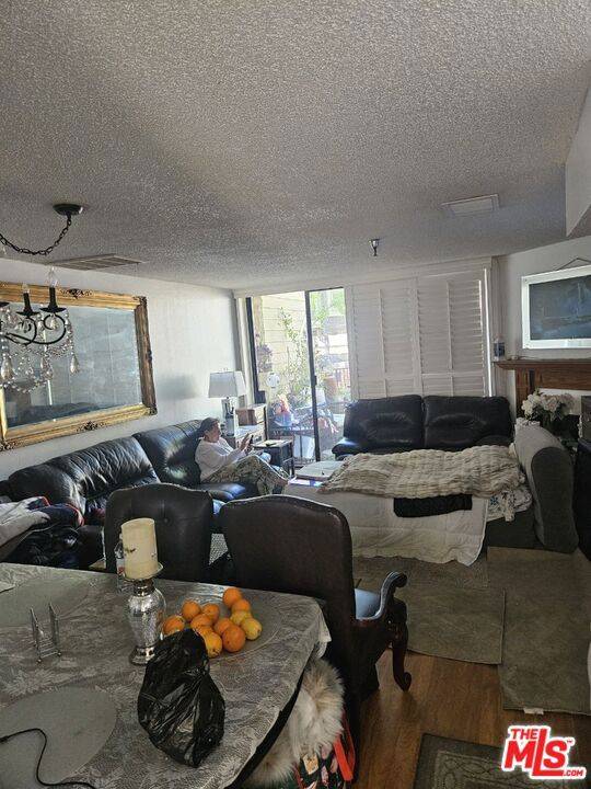 Cypress, CA 90630,5485 Twin Lakes DR