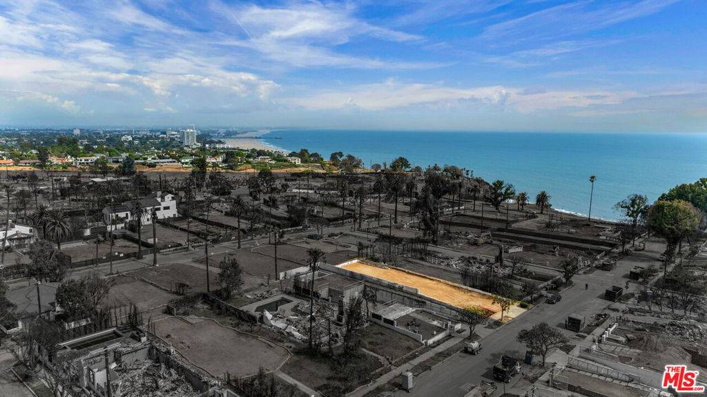 Pacific Palisades, CA 90272,410 Via De La Paz