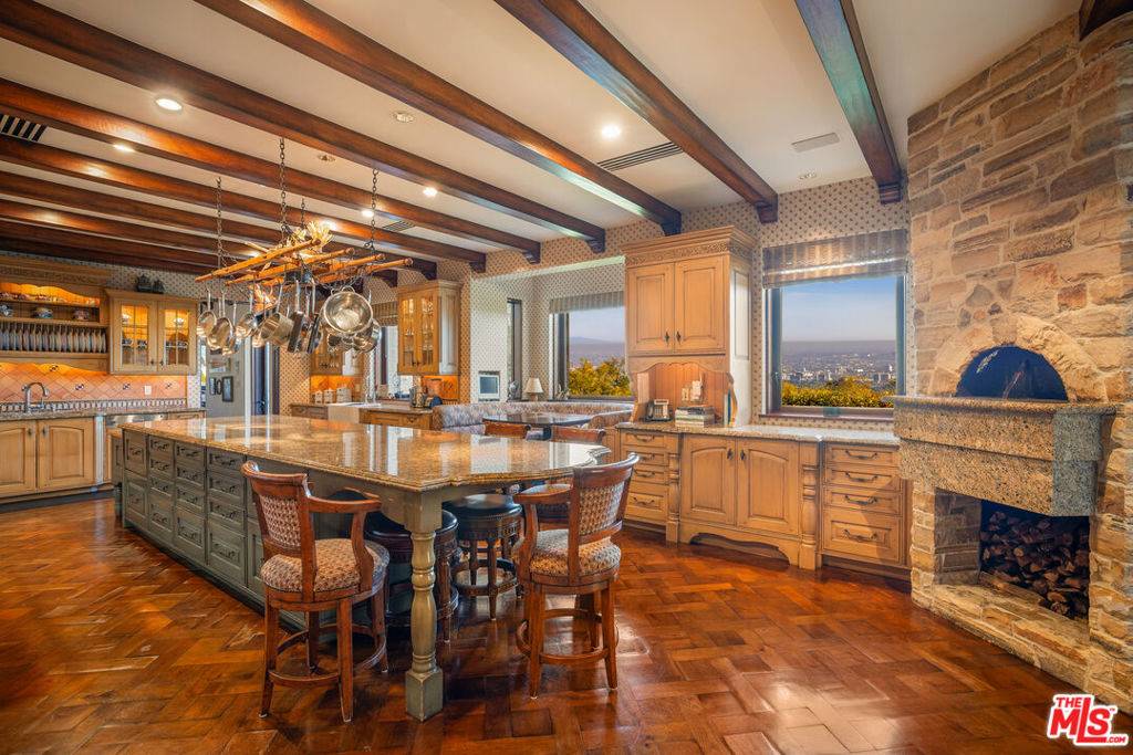 Los Angeles, CA 90077,1101 Bel Air PL