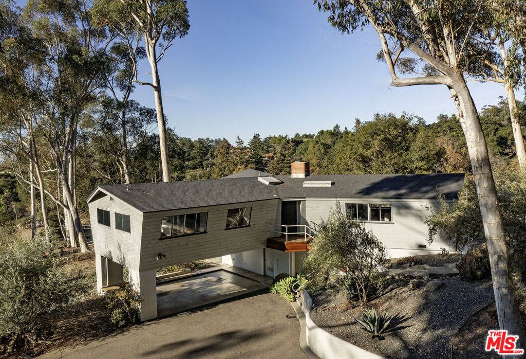 Santa Barbara, CA 93108,1030 E Mountain DR
