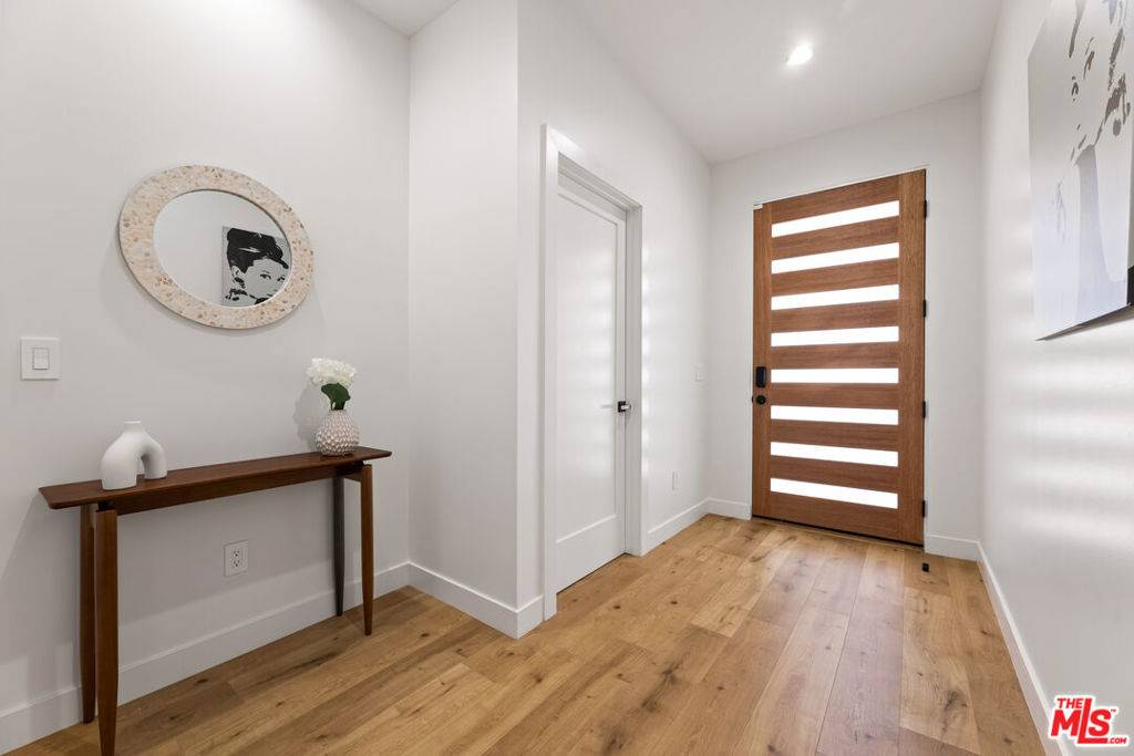 Valley Village, CA 91607,5118 1/2 Laurel Canyon