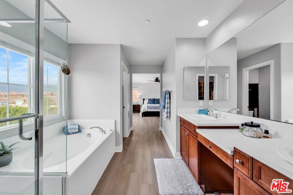 Fontana, CA 92336,7904 Lemon Pepper AVE