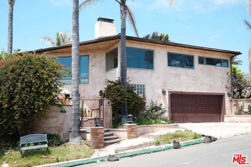 Pacific Palisades, CA 90272,227 Quadro Vecchio DR
