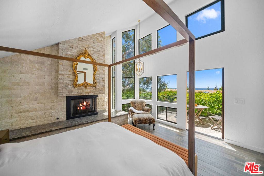 Malibu, CA 90265,31830 Broad Beach RD