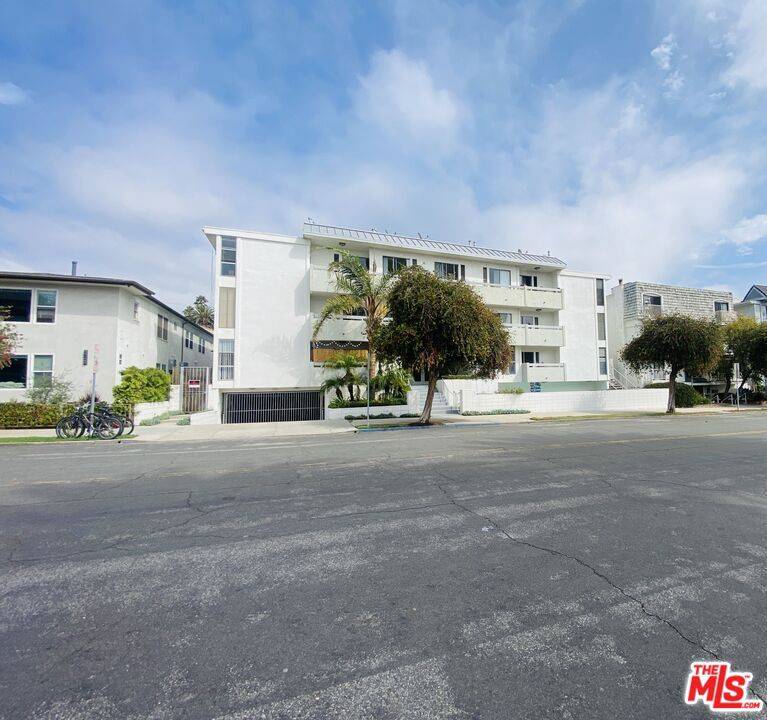 Santa Monica, CA 90403,1033 3rd ST #104