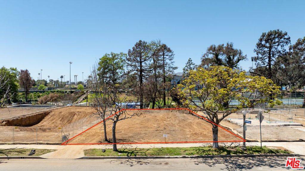 Pacific Palisades, CA 90272,719 Alma Real DR