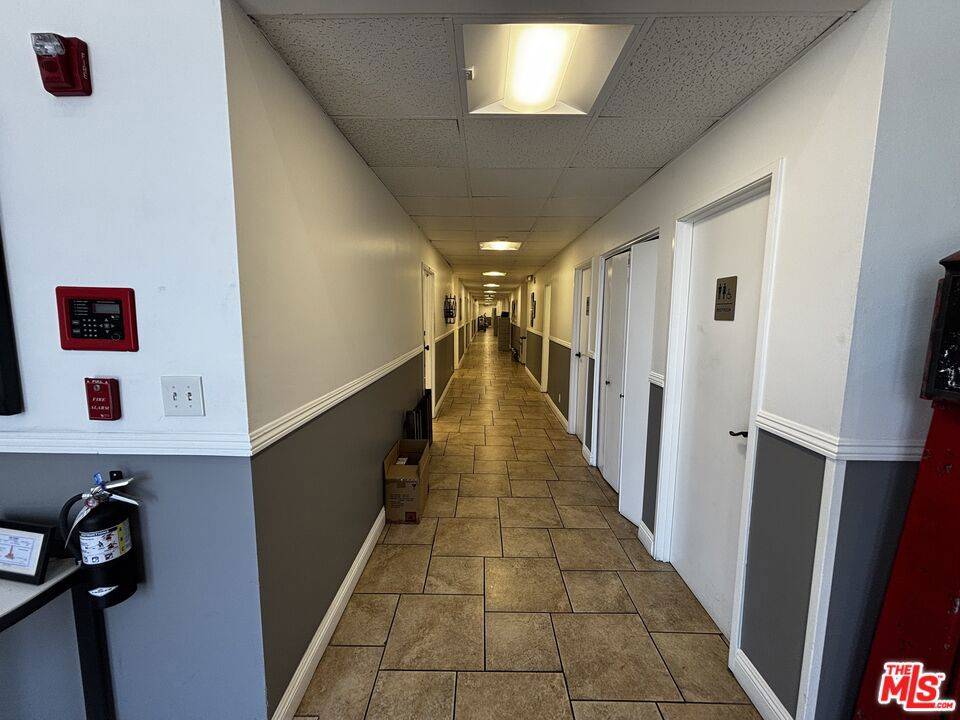 Van Nuys, CA 91406,6656 Valjean AVE