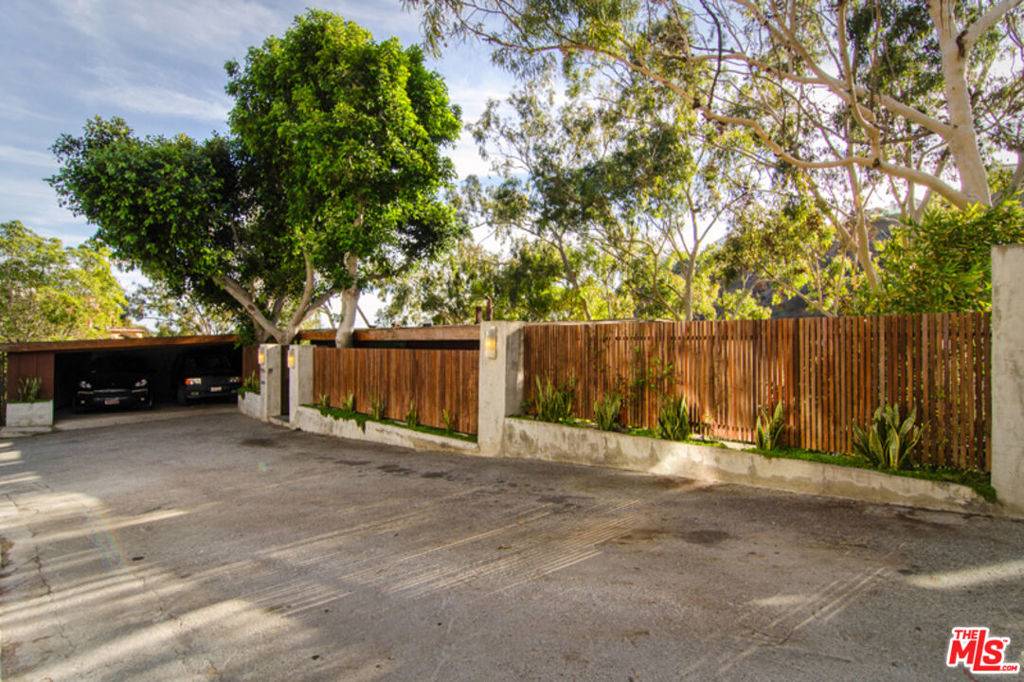 Los Angeles, CA 90046,8030 HIGHLAND TRL
